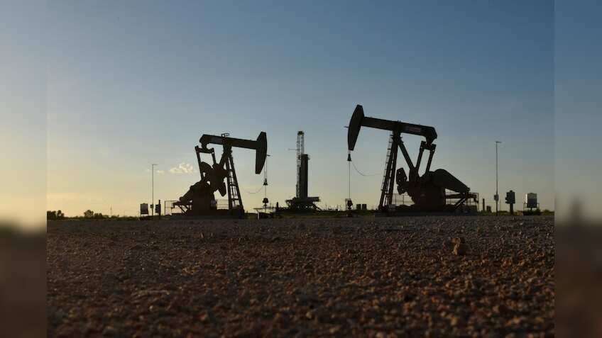 Oil drops as U.S. considers granting some waivers on Iran crude sanctions