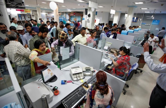 ATM withdrawal limit per day: SBI, HDFC, Axis, ICICI, PNB, BoB, other bank customers, check this