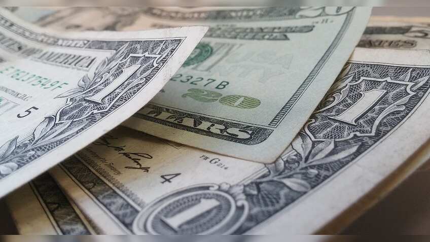 Are you planning to travel abroad or send money overseas? Here are top 5 currency exchange tips