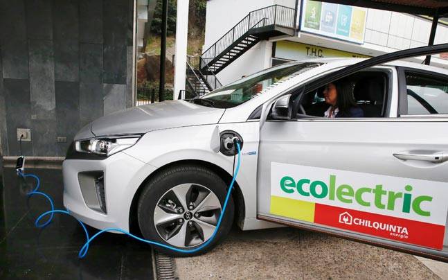 E-car sales plunge 40% in FY18, but e-bikes volume soars 138%