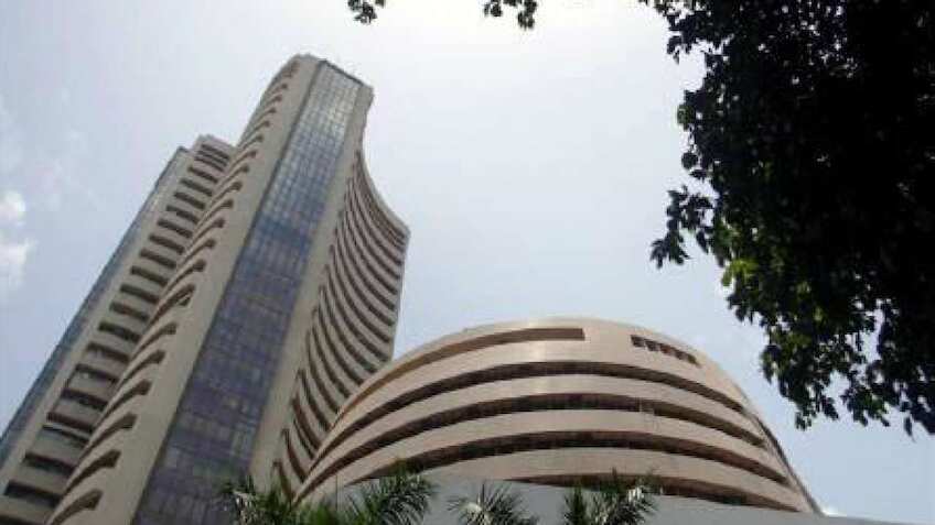 Sensex plunges 464 pts on liquidity concerns; Reliance Industries, NBFCs drag