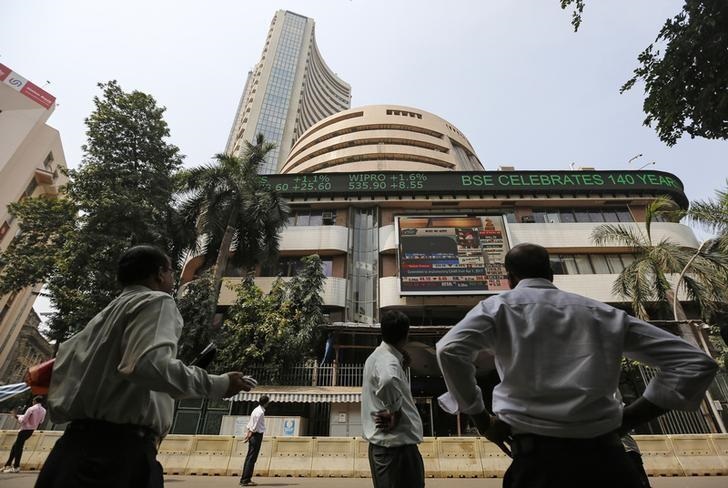IT stocks face selling pressure, tank up to 6% over tightening H-1B visa norms