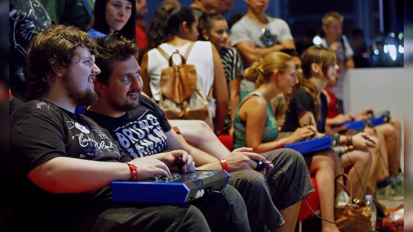 Girl gamers more likely to pursue science, math degrees
