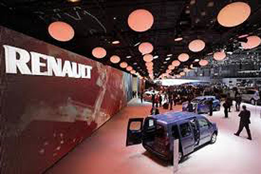 Renault avoids warning despite lower sales, visibility