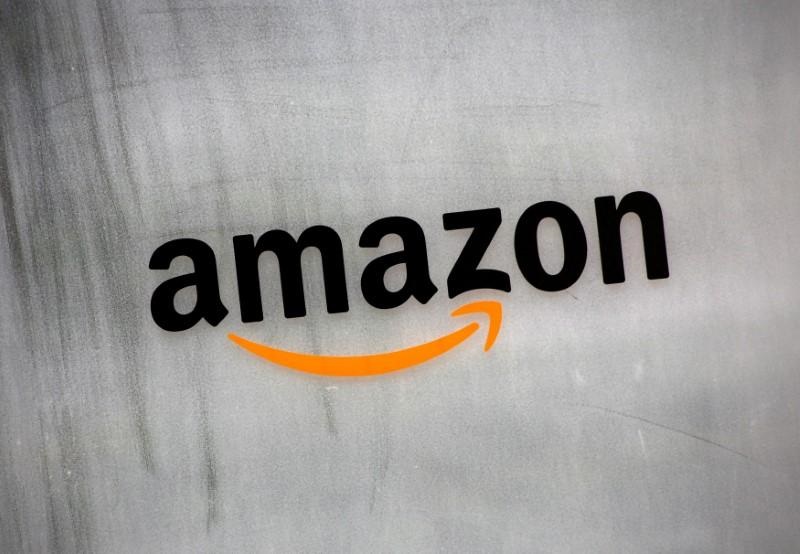 Amazon''s holiday season sales outlook misses views; shares sink