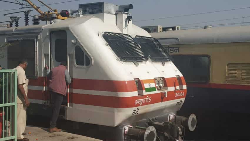 Indian Railways: Three-phase WAP-5 passenger electric locomotive