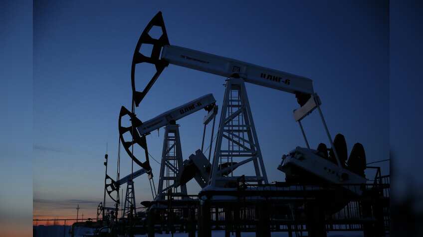 Oil, rupee fail to cheer markets as investors turn wary ahead of polls