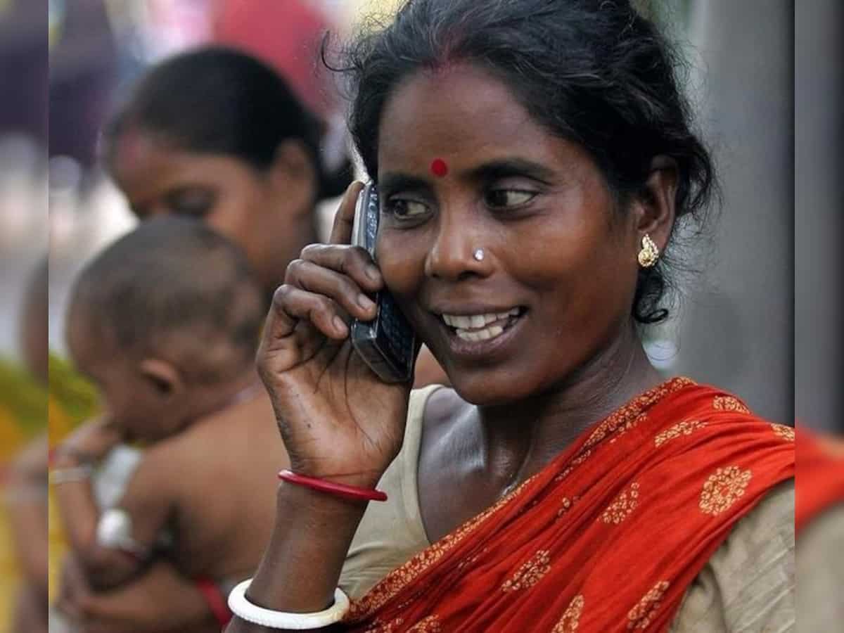 Odisha to provide free smartphones to 6 lakh