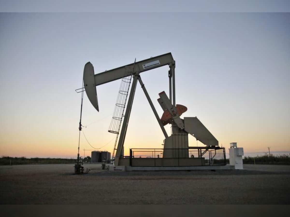 Oil heads for week of losses despite talk