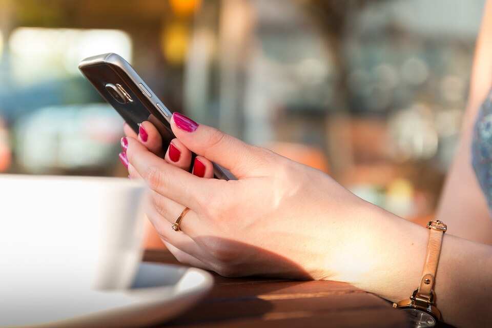 This is how smartphones affect child’s tactile growth and academics