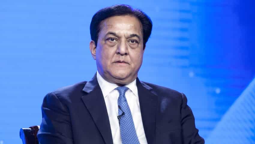 Rana kapoor will pass his promoter shares to his daughters