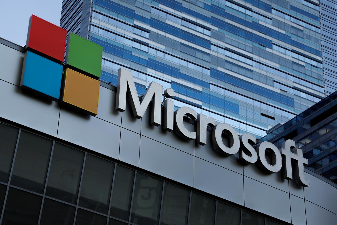 Microsoft surpasses Apple to become most valuable US company