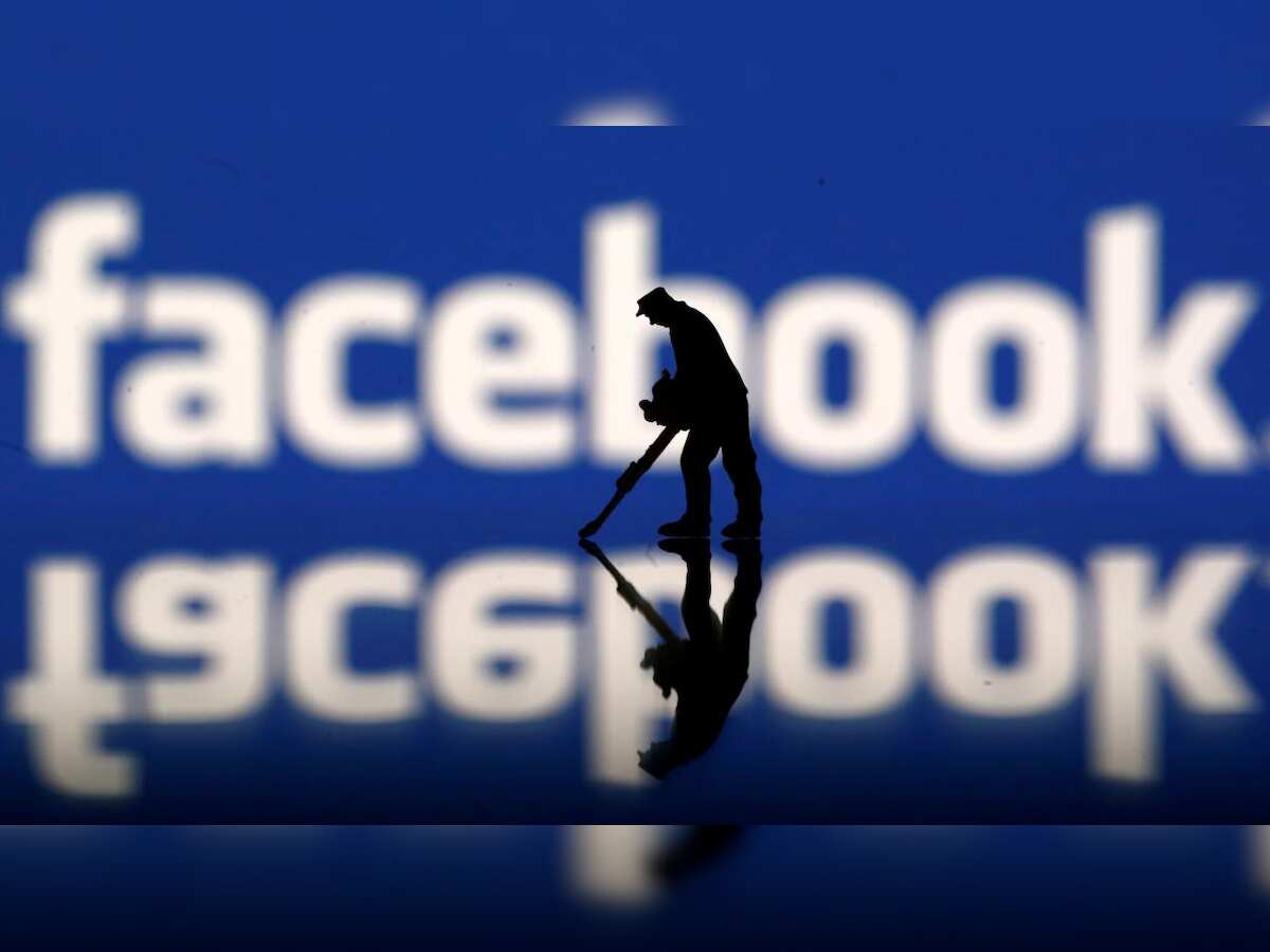 Facebook board defends COO Sheryl Sandberg