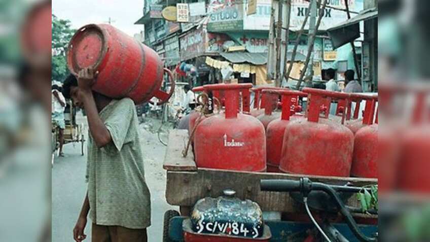 Modi government's New Year gift! 10 mn households to get free LPG connections under Ujjwala scheme