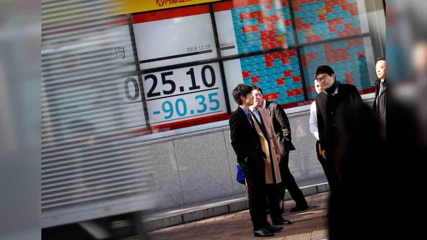 Global Markets: Asia stocks shunned as investors flee for safety