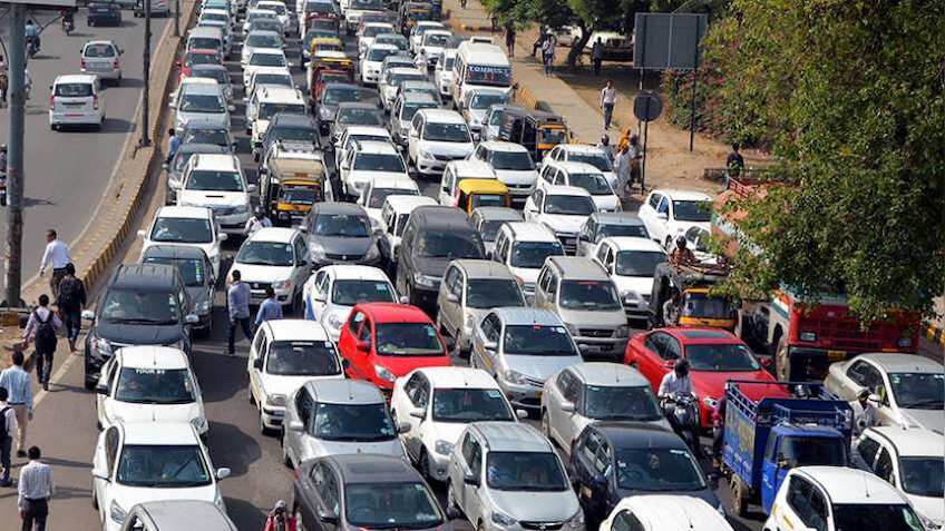 Delhi traffic advisory for Christmas day: Heavy traffic expected, but Indian Railways passengers get good news
