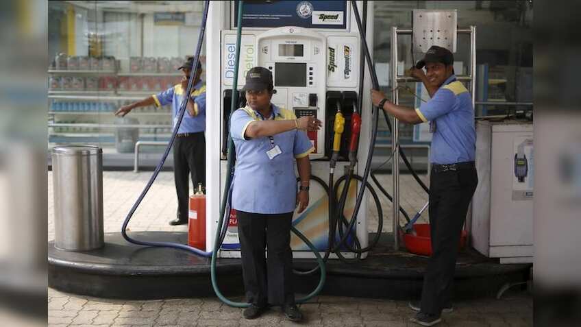  Festive cheer for commuters! Petrol prices cheapest this year, Diesel rates down too