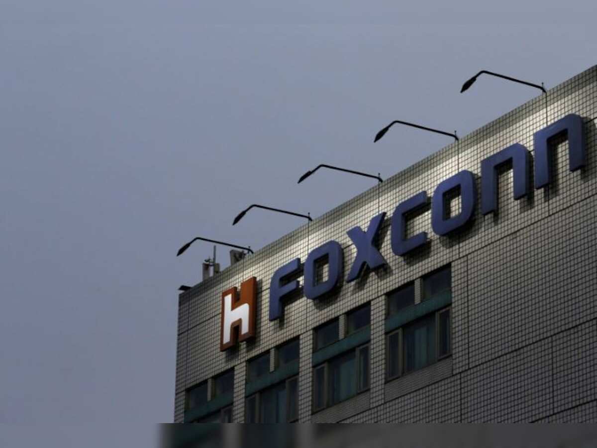 Foxconn to begin assembling top-end Apple iPhones in