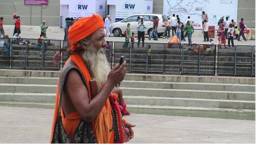 Not going to Kumbh, don't worry! Reliance JioPhone will navigate you to Prayagraj!