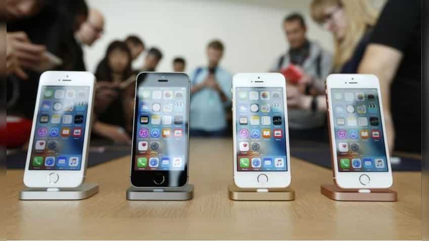 After declaring discontinuation of its sale, Apple selling iPhone SE devices again in US