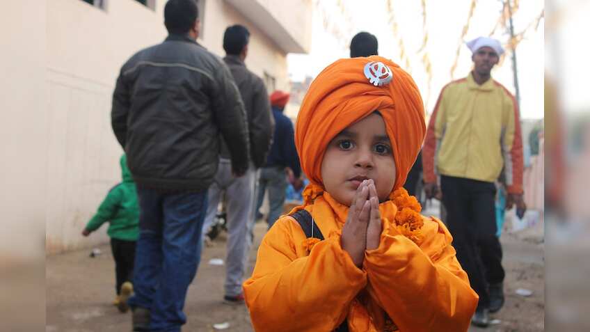 In touching gesture, Sikhs in US to donate money, food to unpaid federal workers