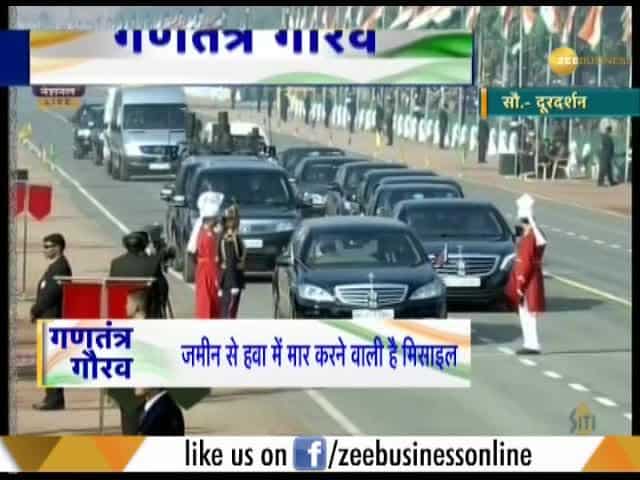 PM Modi receives President Ram Nath Kovind and South African President Cyril Ramaphosa at Rajpath