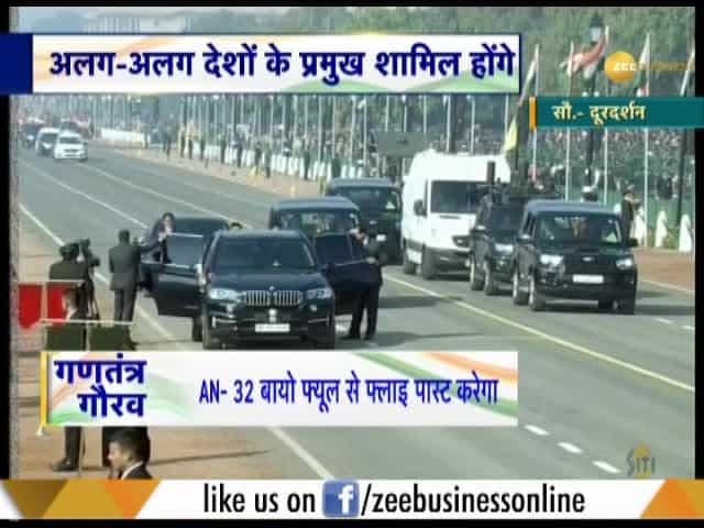 PM Modi welcome vie president Venkaiah Naidu at Rajpath 