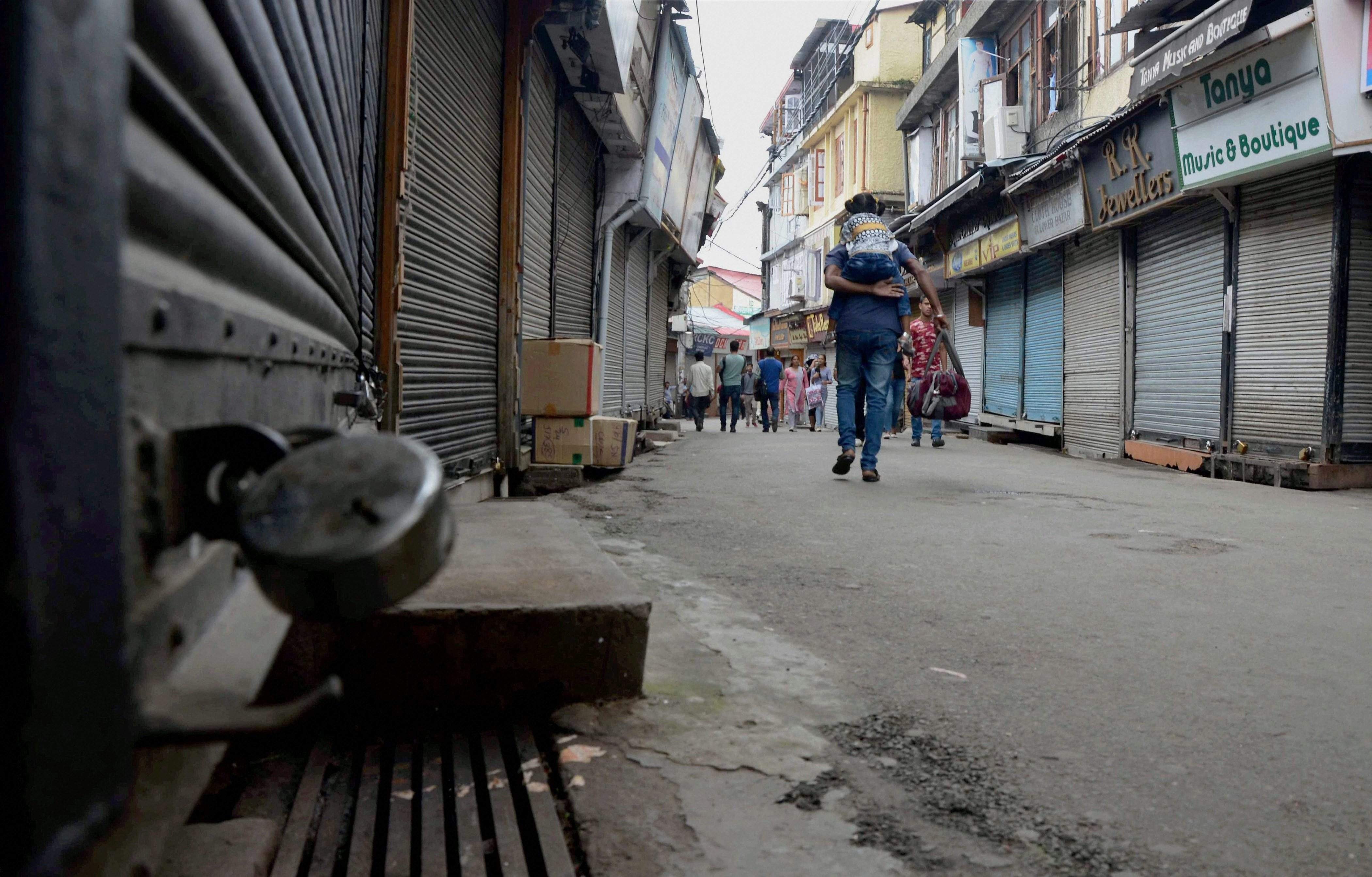 Shutdown in Andhra over demand for special status demand