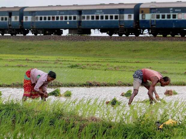 income-tax-return-relief-cash-for-farmers-to-boost-growth-in-india