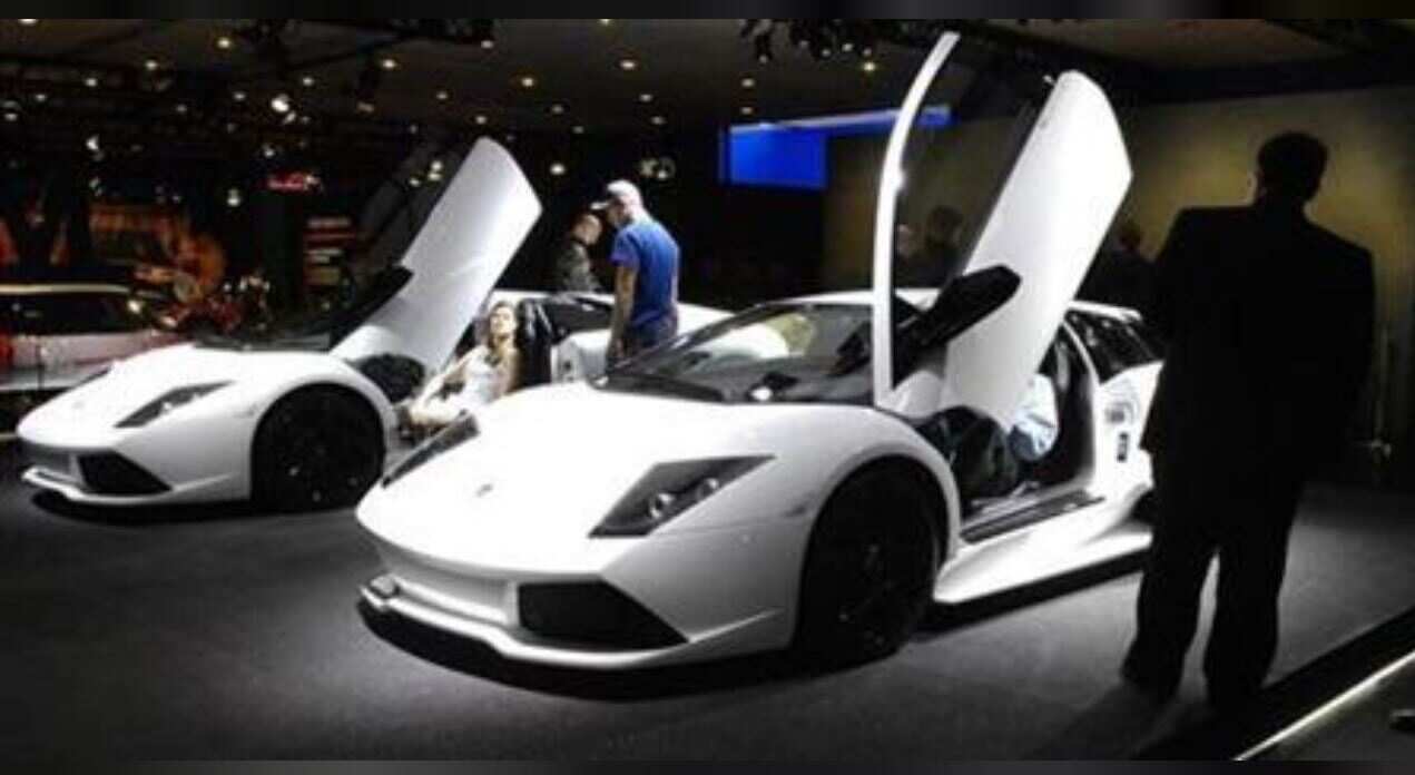 Lamborghini drives in Huracan Evo in India: Check price and features