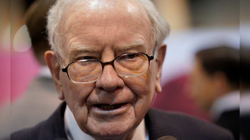 Warren Buffett appears to fault Trump, laments M&A dearth in Berkshire letter