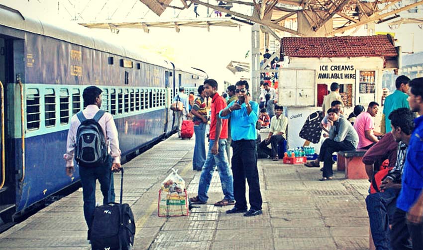 Good news for Indian Railways passengers! Watch movies free of cost soon