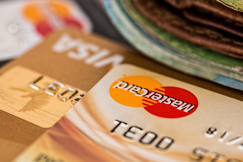 Heading: Is it wise to hold more than one credit card? Find out!