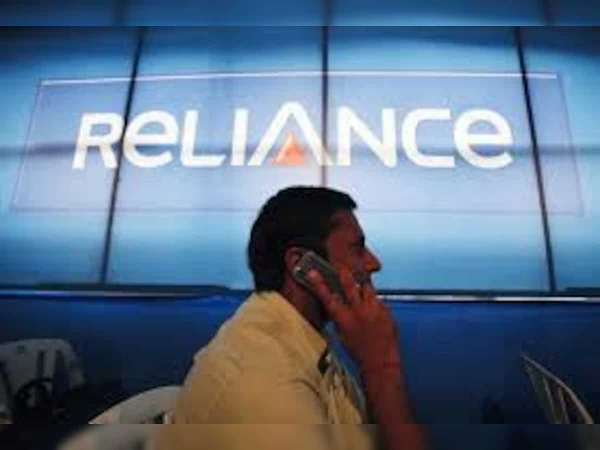 Reliance Capital to cut debt by Rs 10,000