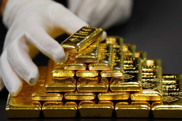 Gold prices go up on range-bound dollar ahead of Fed meeting