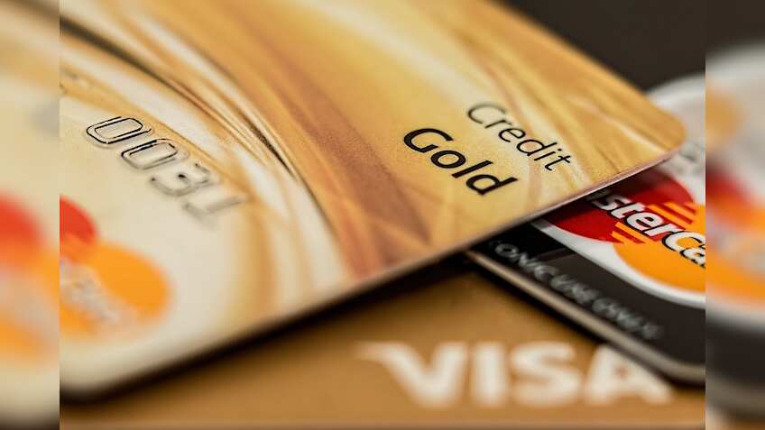 Have credit card? Why you shouldn't use it to withdraw money from ATM