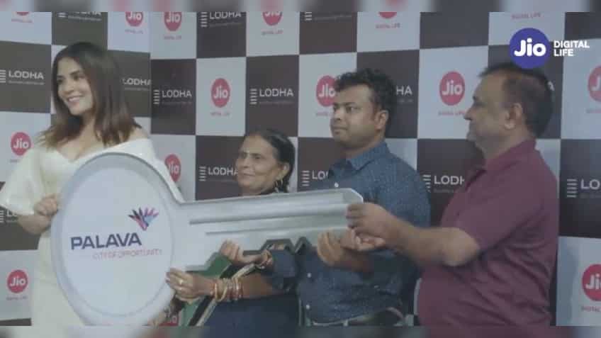 This man won flat in Mumbai through Jio Cricket Play Along! You too can play and may win - Here is how