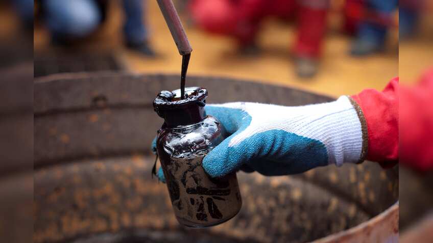 Brent oil hits 2019 high above $72 on China growth, lower US inventories