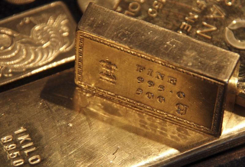 Gold slips to 2019 low as global economic outlook improves