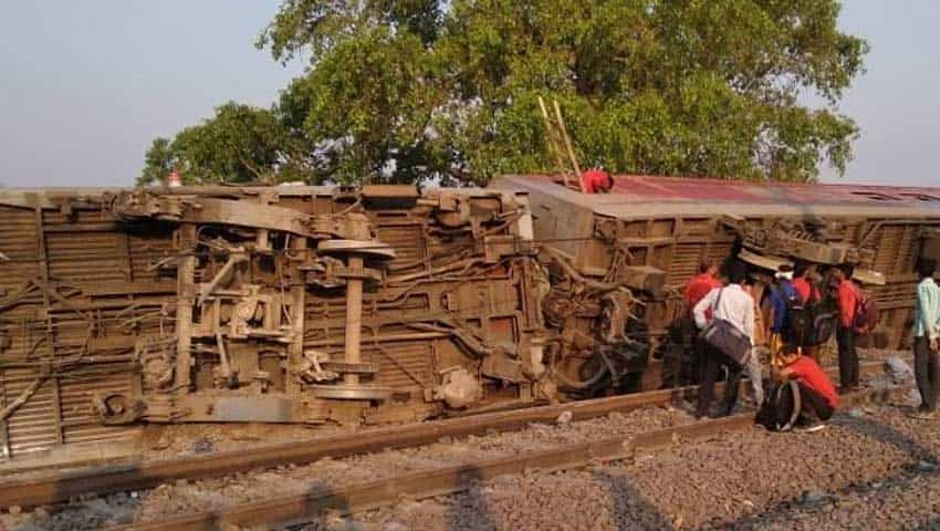 Howrah-New Delhi Poorva Express Accident