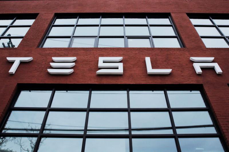 4 of 11 Tesla board members to step down by 2020