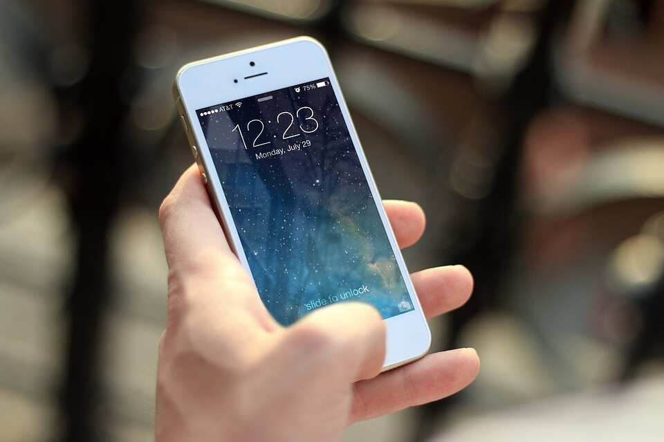New iPhones to sport 3-camera setup, 12MP selfie shooter