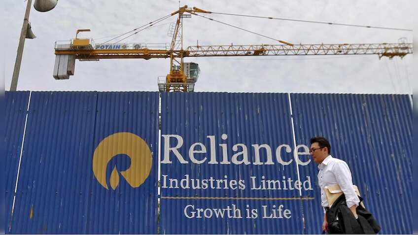 Reliance Industries share price plunges 3% post Q4FY19 result; is it a buying opportunity for you?