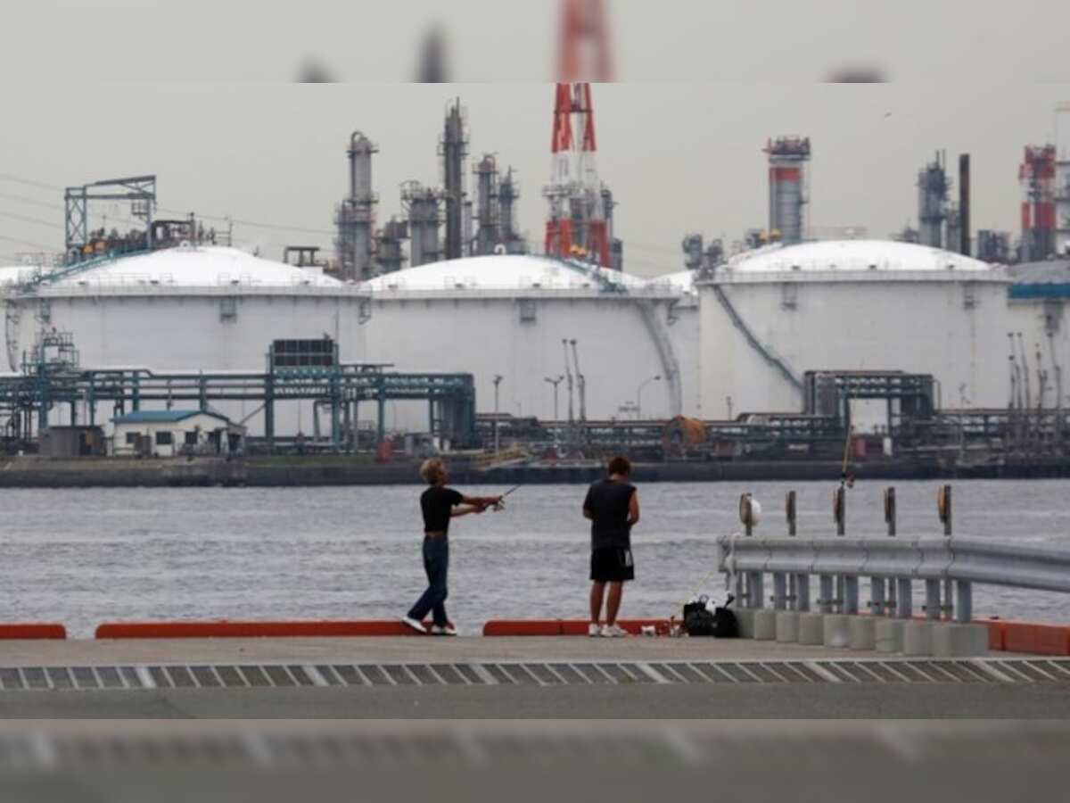 Oil prices near 2019 highs after US ends