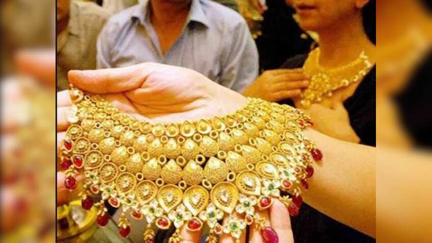 Gold price tanks to four-month low on strong dollar index