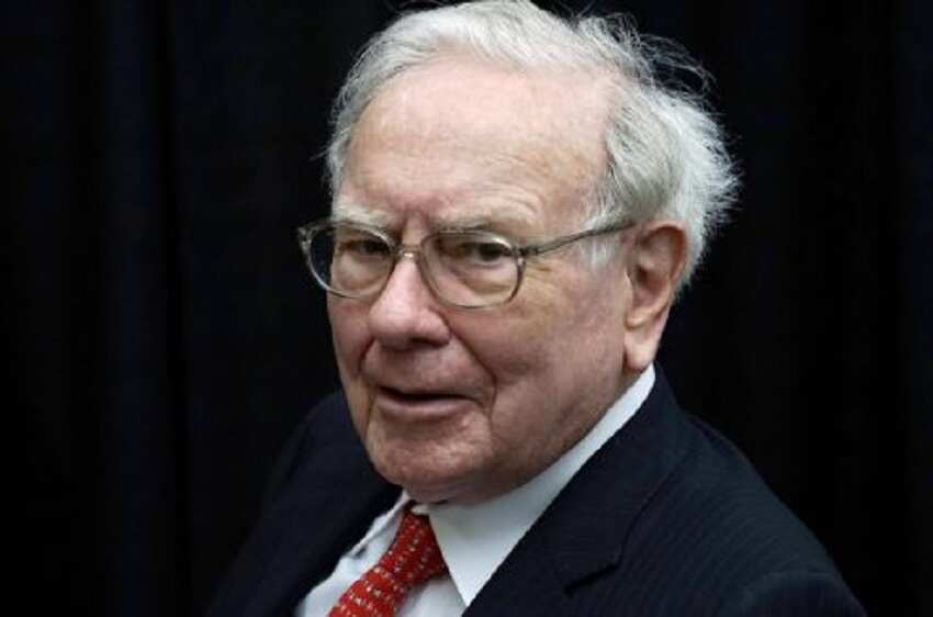 Revealed! Does Warren Buffett keep cash in his wallet? If yes, then how much?