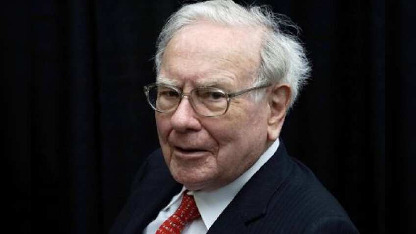 Revealed! Does Warren Buffett keep cash in his wallet? If yes, then how much?