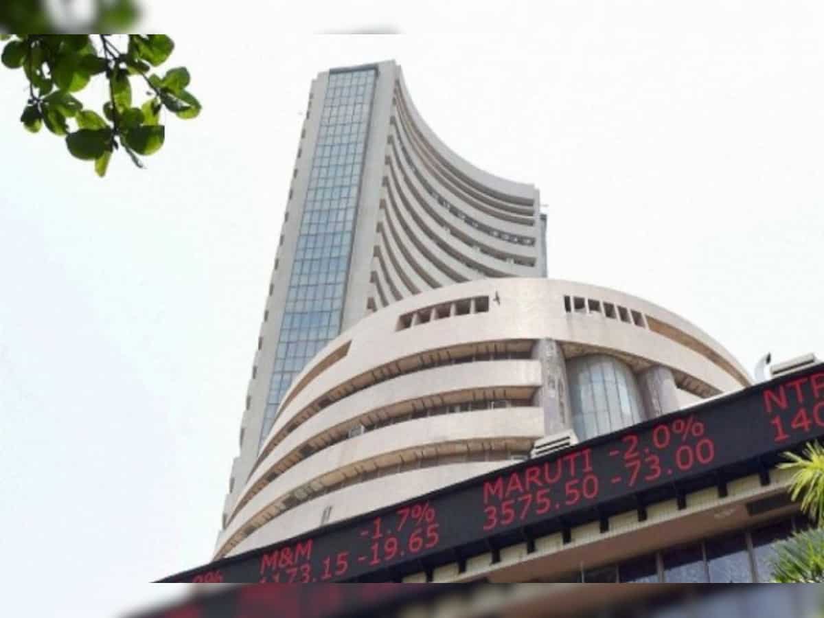 Sensex loses 39K, Nifty trades sideways; Infosys, Cadila