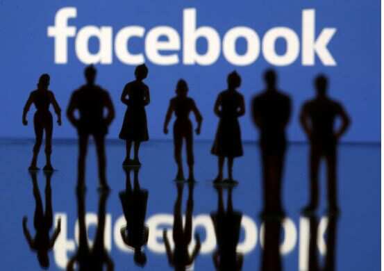 Facebook 'labels' posts by hand, posing privacy questions