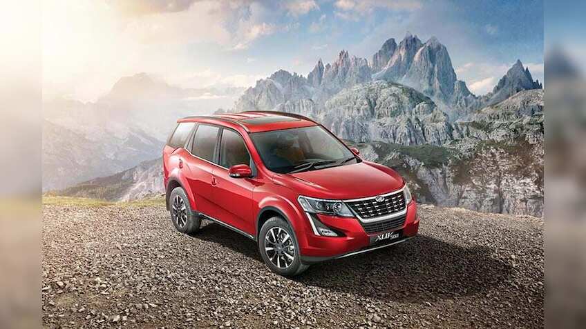 Mahindra launches entry level variant of XUV500 at Rs 12.22 lakh